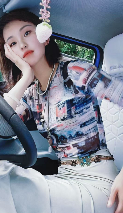 174大长腿高冷小少妇刚下水